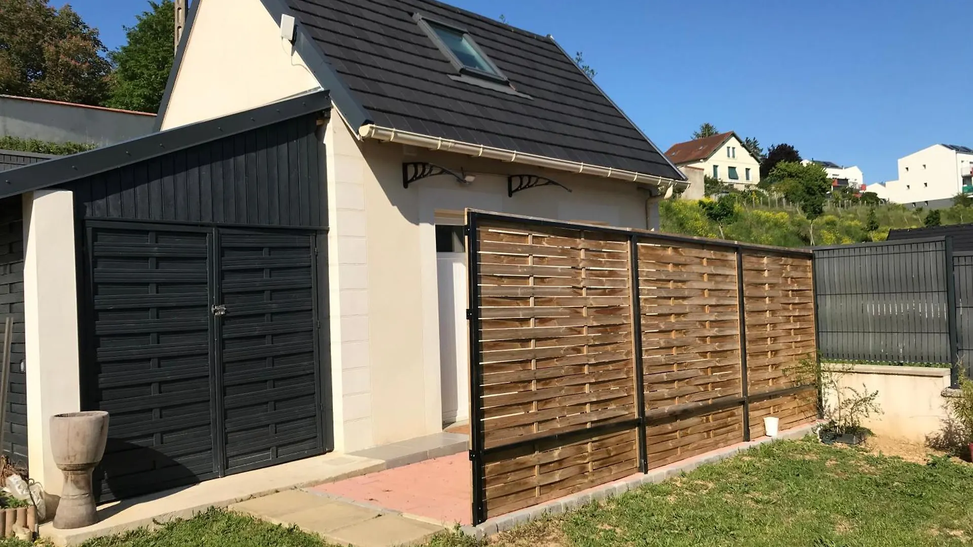 Jolie Maisonnette Auxerre 0*,  Frankrijk